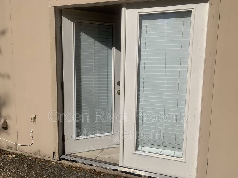 Spacious Two-Story Townhome with Cozy Charm & Prime Location in Fort Caroline!! property image