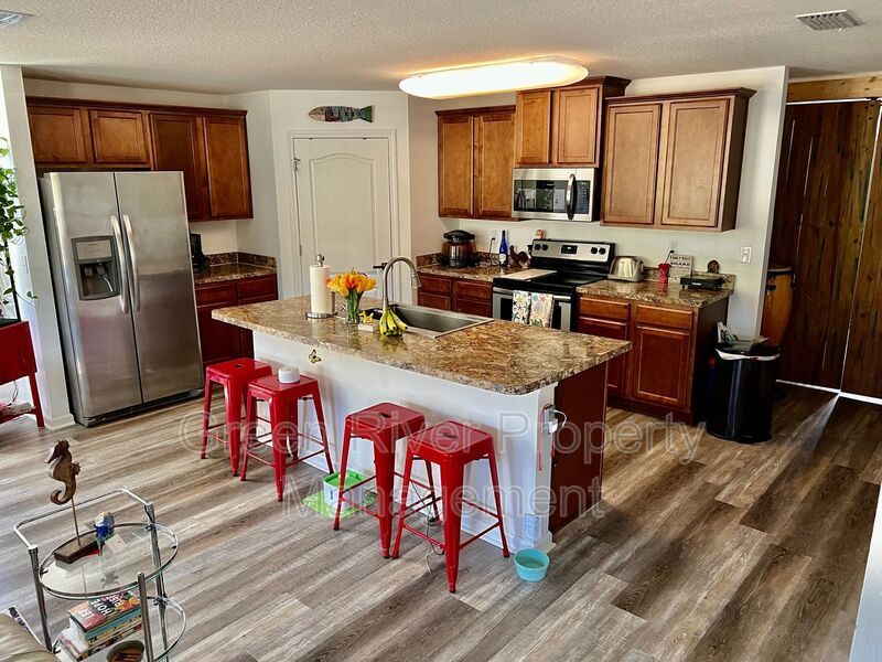 Coastal Comfort Meets Community Living — Just Minutes from Crescent Beach!! property image