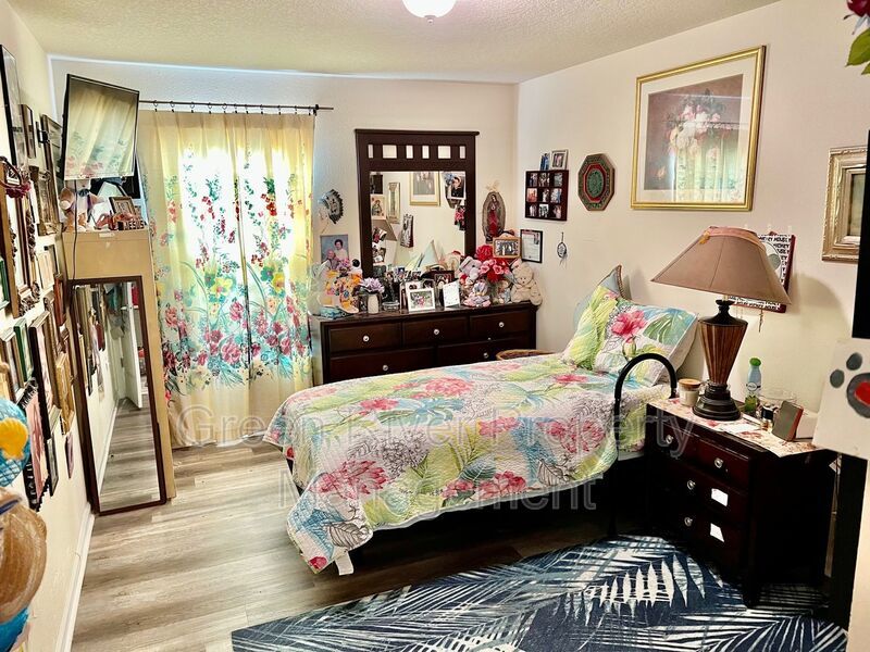 Coastal Comfort Meets Community Living — Just Minutes from Crescent Beach!! property image