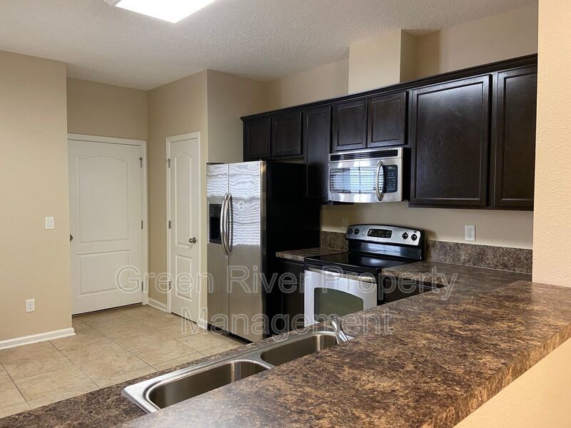 Modern Comfort Meets Classic Style in This Prime Townhome Retreat in Hillcrest!! property image