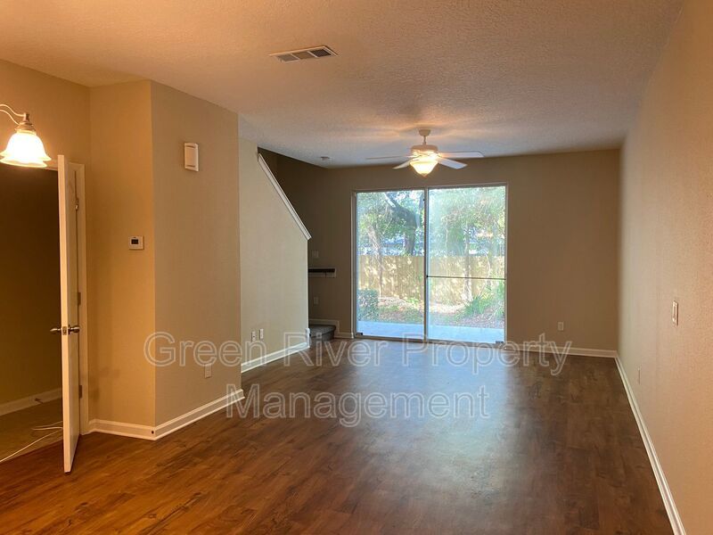 Modern Comfort Meets Classic Style in This Prime Townhome Retreat in Hillcrest!! property image