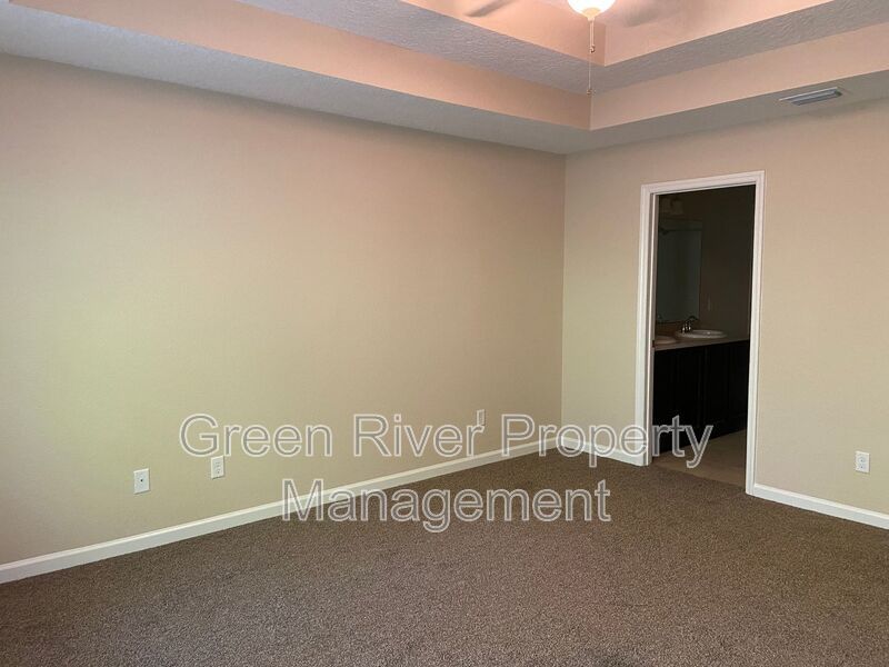 Modern Comfort Meets Classic Style in This Prime Townhome Retreat in Hillcrest!! property image