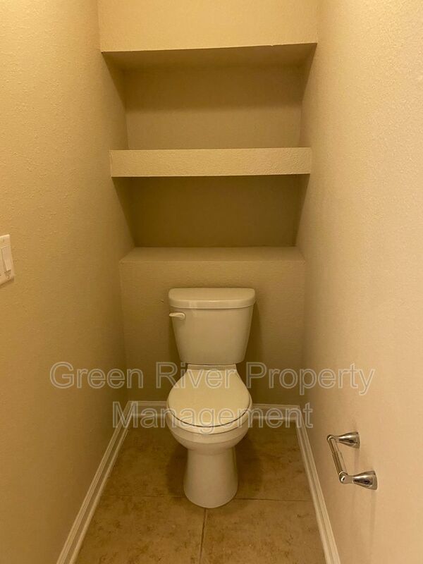 Modern Comfort Meets Classic Style in This Prime Townhome Retreat in Hillcrest!! property image