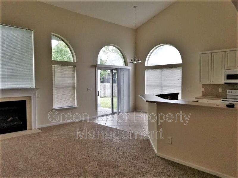 Live the Good Life in Fleming Island’s Thornhill Neighborhood, 4 bedroom, 3.5 bathroom home! property image