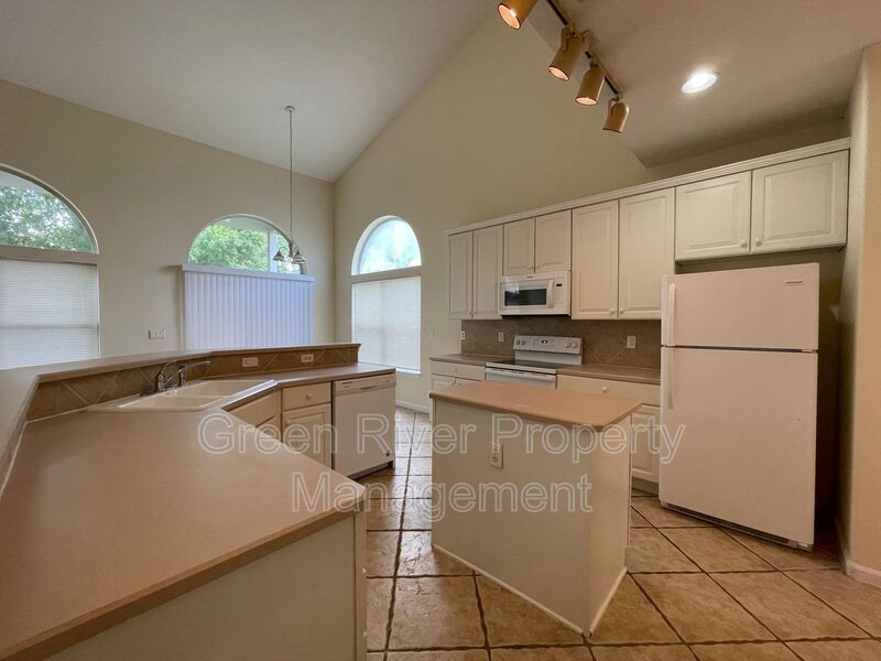 Live the Good Life in Fleming Island’s Thornhill Neighborhood, 4 bedroom, 3.5 bathroom home! property image