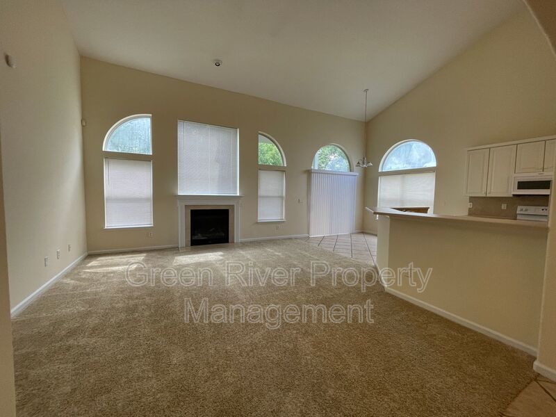 Live the Good Life in Fleming Island’s Thornhill Neighborhood, 4 bedroom, 3.5 bathroom home! property image