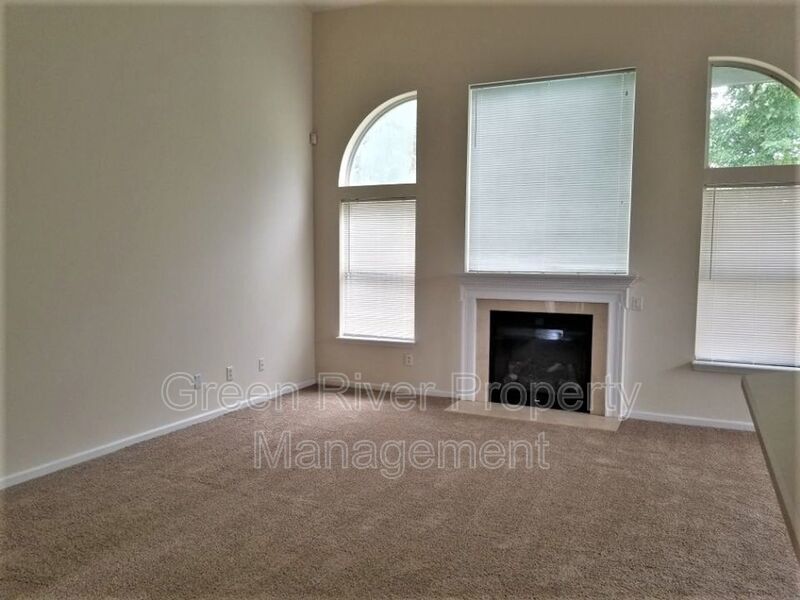 Live the Good Life in Fleming Island’s Thornhill Neighborhood, 4 bedroom, 3.5 bathroom home! property image
