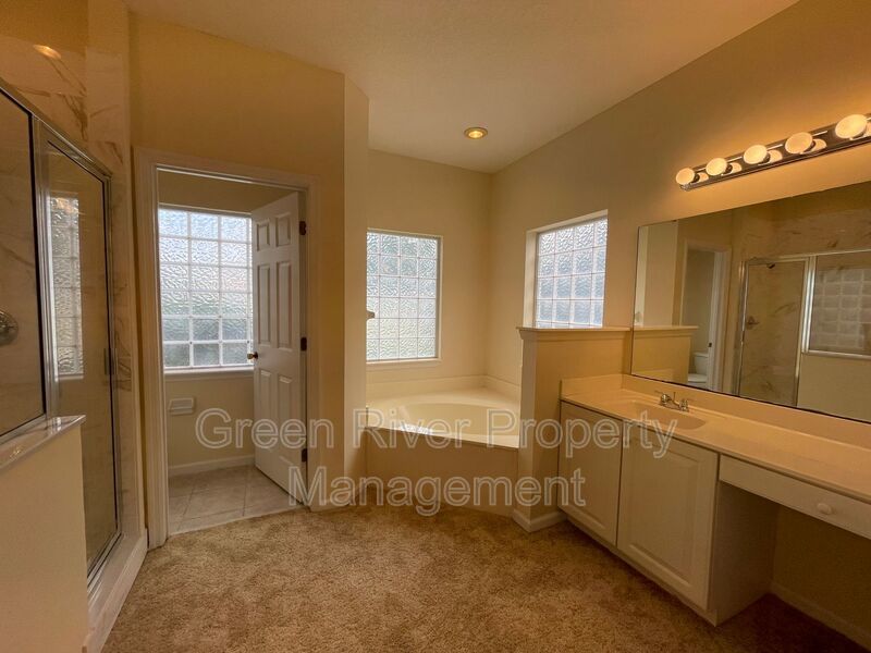 Live the Good Life in Fleming Island’s Thornhill Neighborhood, 4 bedroom, 3.5 bathroom home! property image