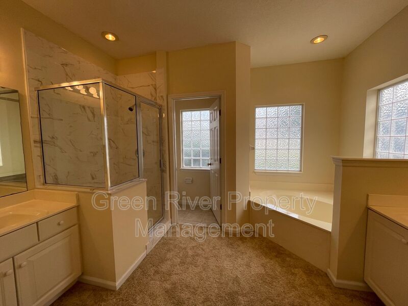 Live the Good Life in Fleming Island’s Thornhill Neighborhood, 4 bedroom, 3.5 bathroom home! property image