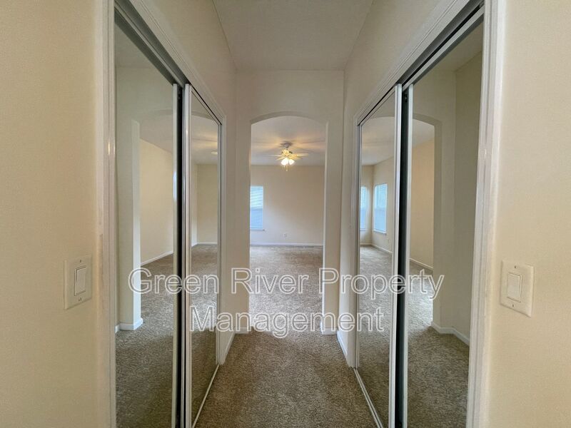 Live the Good Life in Fleming Island’s Thornhill Neighborhood, 4 bedroom, 3.5 bathroom home! property image