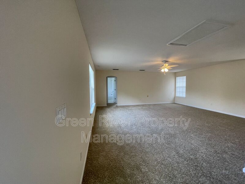 Live the Good Life in Fleming Island’s Thornhill Neighborhood, 4 bedroom, 3.5 bathroom home! property image