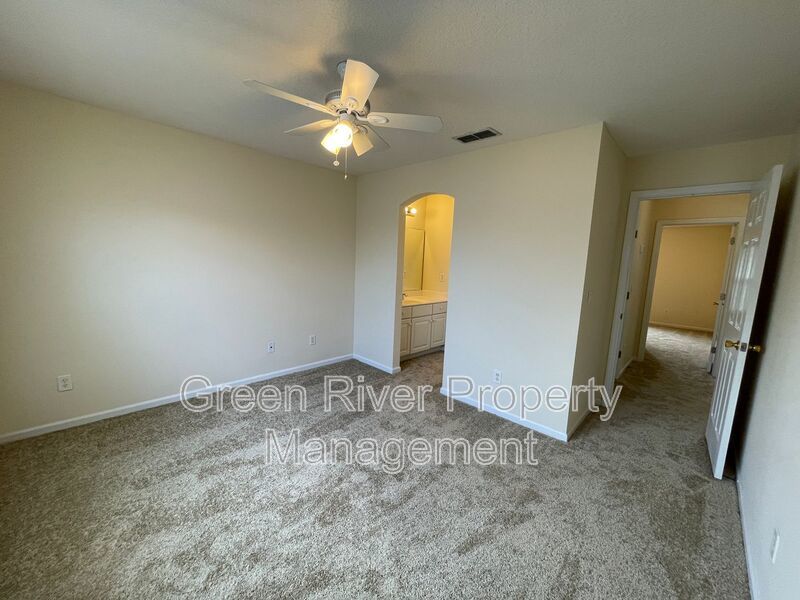 Live the Good Life in Fleming Island’s Thornhill Neighborhood, 4 bedroom, 3.5 bathroom home! property image