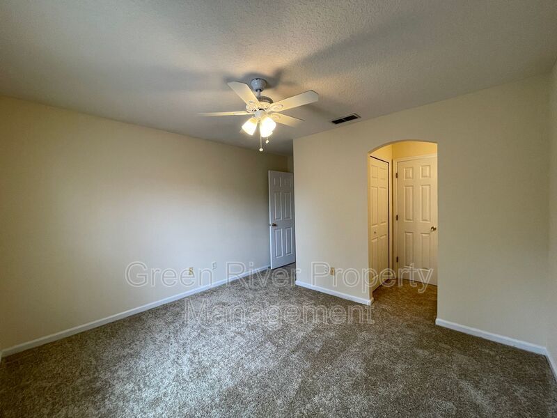 Live the Good Life in Fleming Island’s Thornhill Neighborhood, 4 bedroom, 3.5 bathroom home! property image
