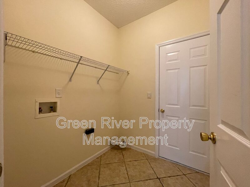 Live the Good Life in Fleming Island’s Thornhill Neighborhood, 4 bedroom, 3.5 bathroom home! property image