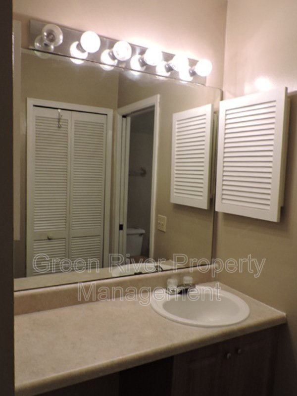 Amazing 3/2.5 in Kensington neighborhood! Minutes from the beaches - Serene Pond Views and Coastal Convenience! property image