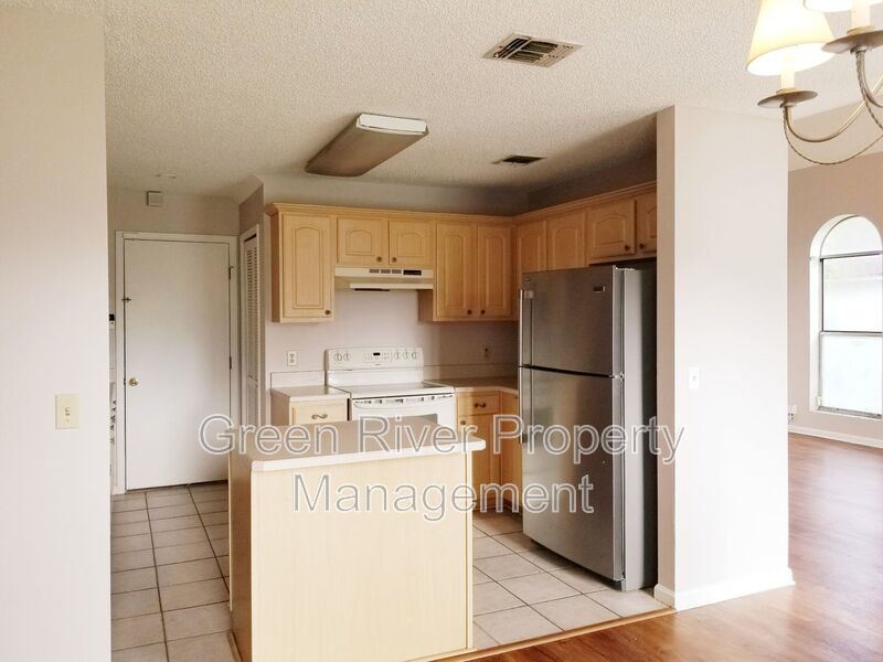 Amazing 3/2.5 in Kensington neighborhood! Minutes from the beaches - Serene Pond Views and Coastal Convenience! property image