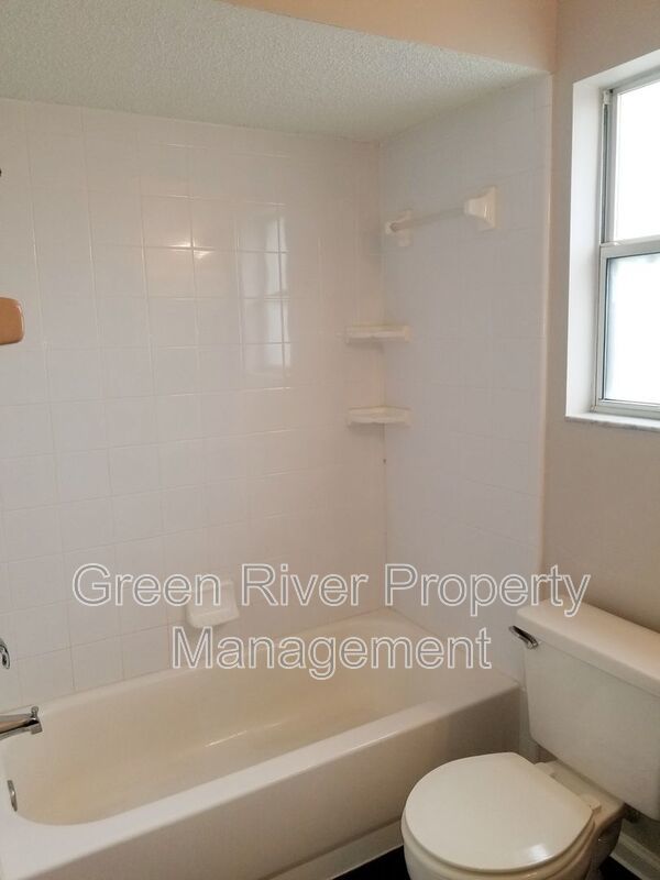 Amazing 3/2.5 in Kensington neighborhood! Minutes from the beaches - Serene Pond Views and Coastal Convenience! property image