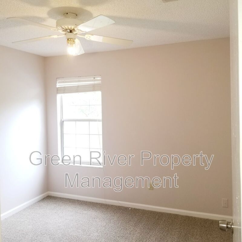 Amazing 3/2.5 in Kensington neighborhood! Minutes from the beaches - Serene Pond Views and Coastal Convenience! property image