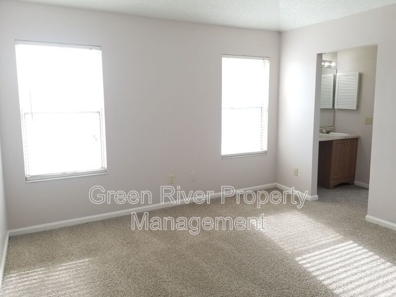 Amazing 3/2.5 in Kensington neighborhood! Minutes from the beaches - Serene Pond Views and Coastal Convenience! property image