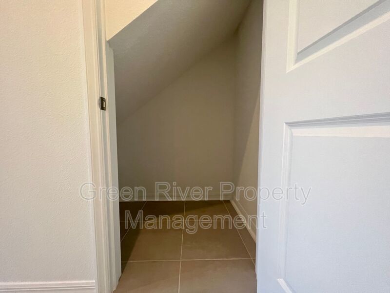 Beautiful 3 bedroom 2.5 bath Townhome! property image