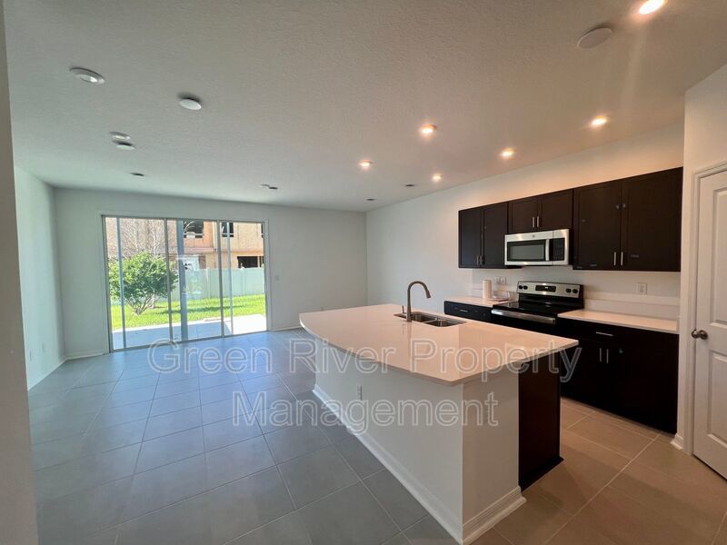 Beautiful 3 bedroom 2.5 bath Townhome! property image