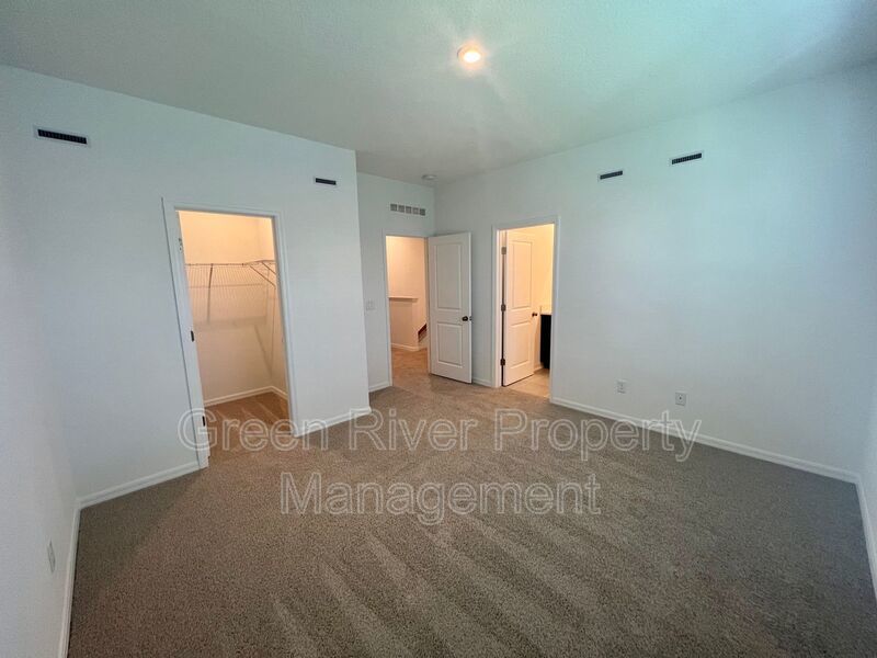 Beautiful 3 bedroom 2.5 bath Townhome! property image