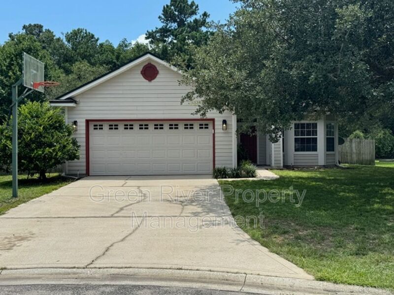 Spacious home with large backyard! property image