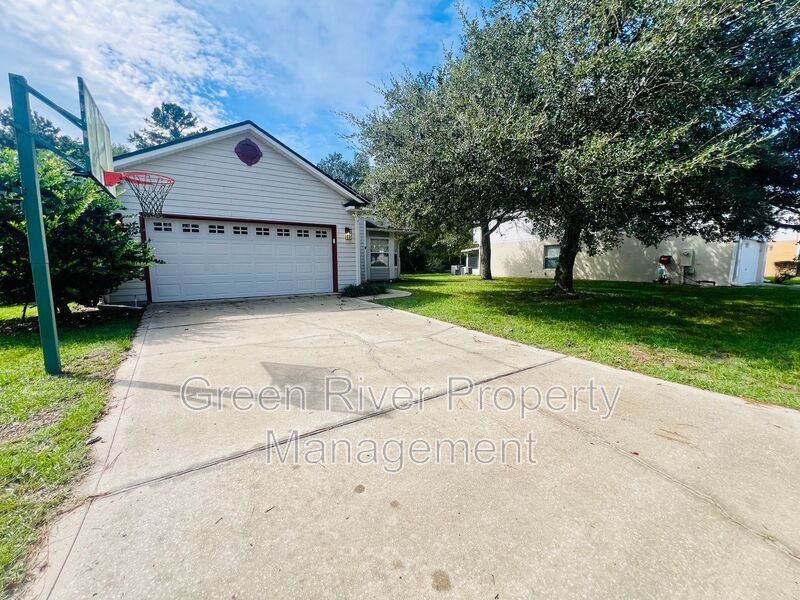 Spacious home with large backyard! property image