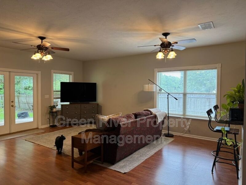 Spacious home with large backyard! property image