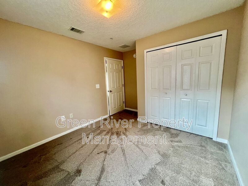 Gated Comfort Condo, Poolside Vibes: Your Next Home Awaits at Merrill Pines property image