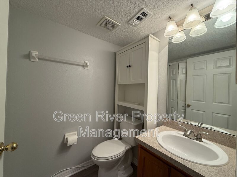 Highly desirable 3 bedroom, 2.5 bath Townhome in Fleming Island Plantation!! property image