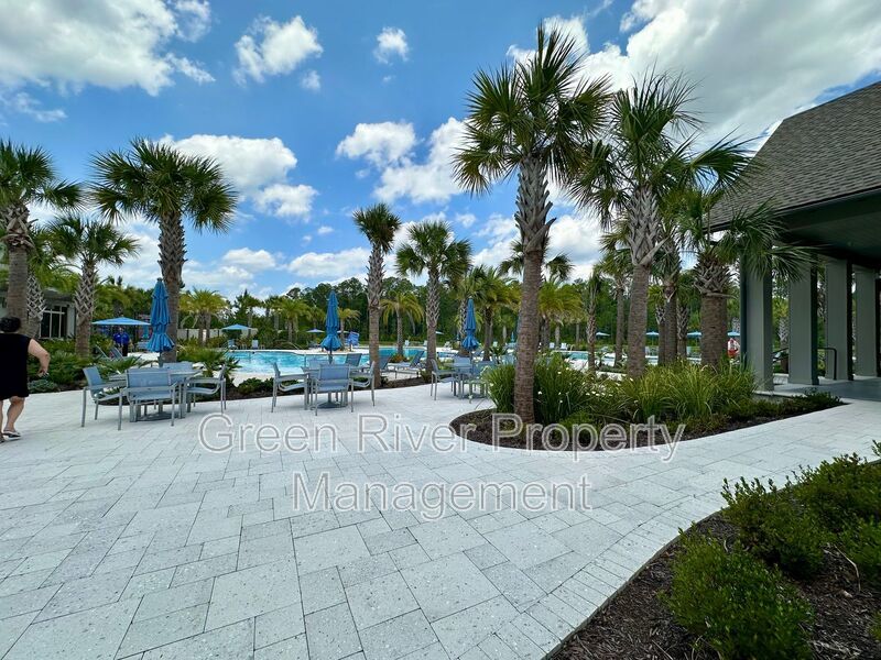 Welcome to Your 4 Bedroom - 2 Bath Dream Home in Tributary Home – Where Nature Kisses Modern Comfort!! property image