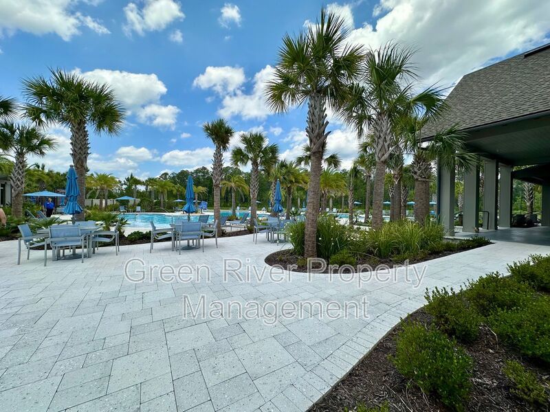 Welcome to Your 4 Bedroom - 2 Bath Dream Home in Tributary Home – Where Nature Kisses Modern Comfort!! property image