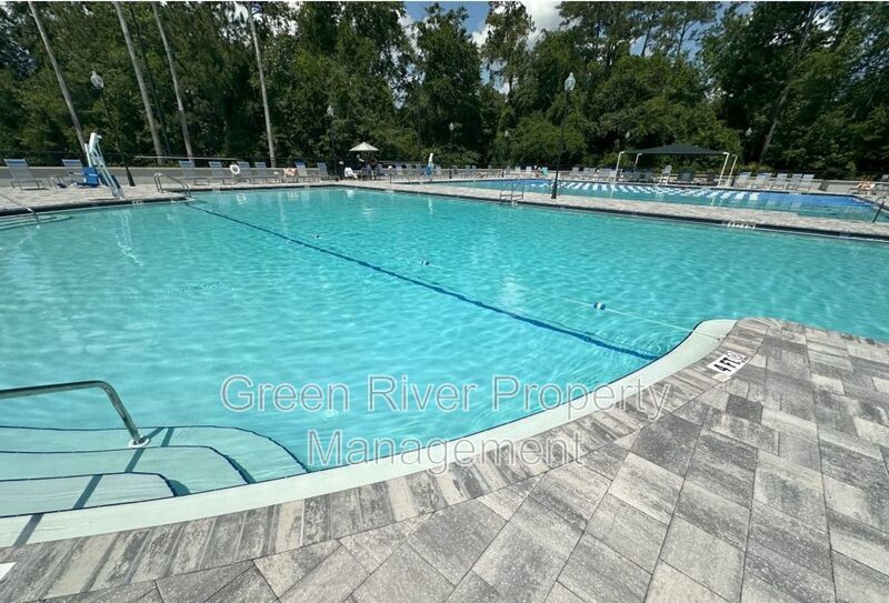Live the Good Life in Fleming Island’s Thornhill Neighborhood, 4 bedroom, 3.5 bathroom home! property image