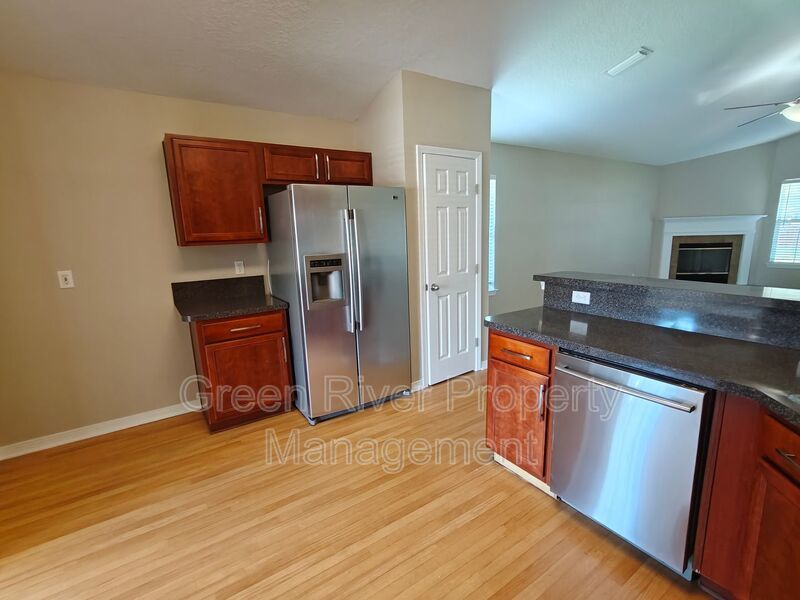 Spacious & Stylish 4 bedroom, 2 bath, Living on a Quiet Cul-de-Sac in Westland Oaks! property image