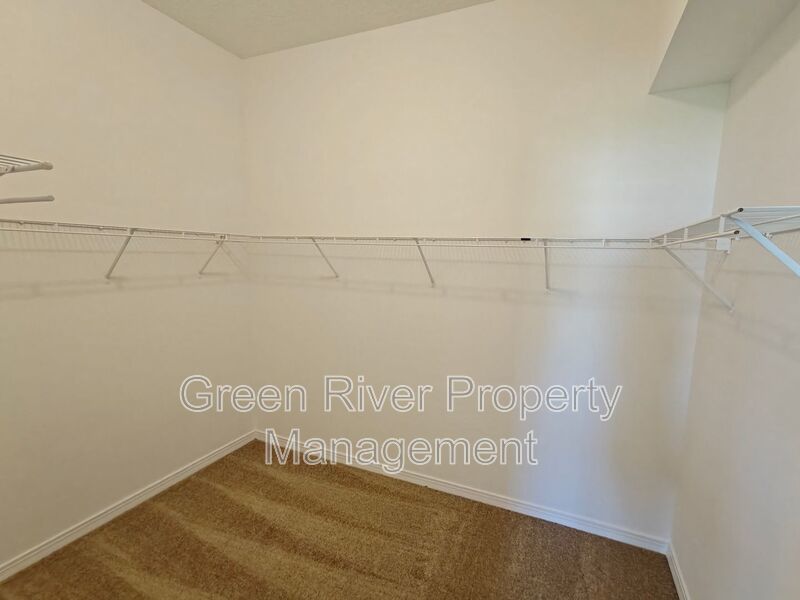 Spacious & Stylish 4 bedroom, 2 bath, Living on a Quiet Cul-de-Sac in Westland Oaks! property image