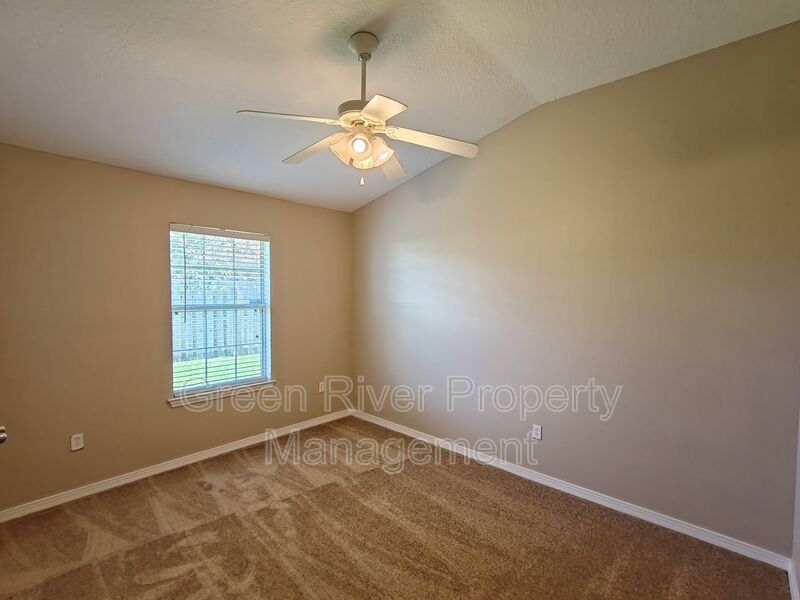 Spacious & Stylish 4 bedroom, 2 bath, Living on a Quiet Cul-de-Sac in Westland Oaks! property image