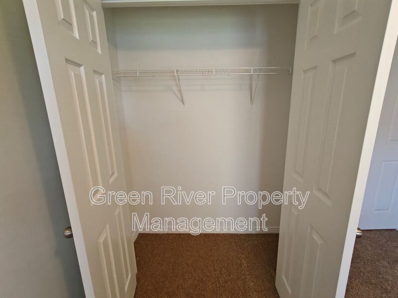 Spacious & Stylish 4 bedroom, 2 bath, Living on a Quiet Cul-de-Sac in Westland Oaks! property image