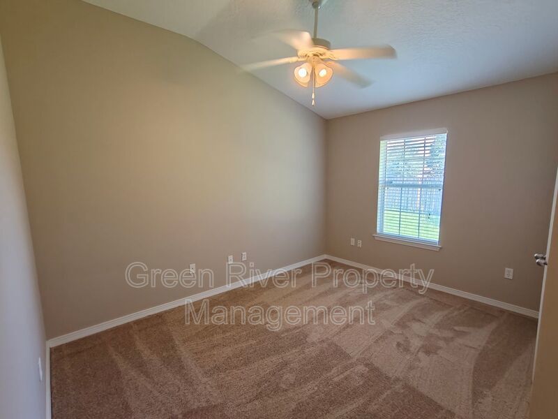 Spacious & Stylish 4 bedroom, 2 bath, Living on a Quiet Cul-de-Sac in Westland Oaks! property image