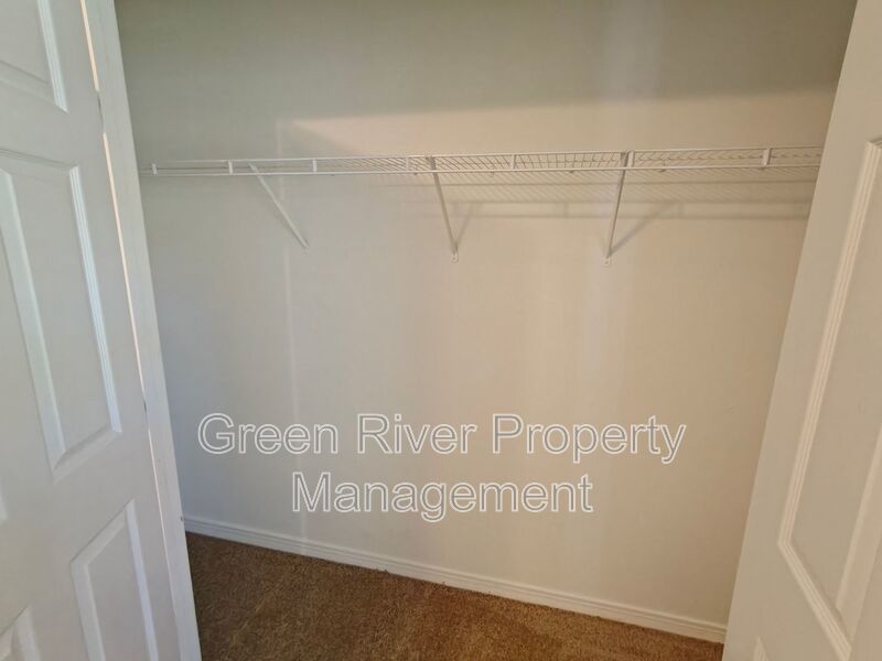 Spacious & Stylish 4 bedroom, 2 bath, Living on a Quiet Cul-de-Sac in Westland Oaks! property image