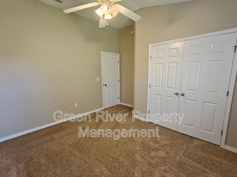 Spacious & Stylish 4 bedroom, 2 bath, Living on a Quiet Cul-de-Sac in Westland Oaks! property image