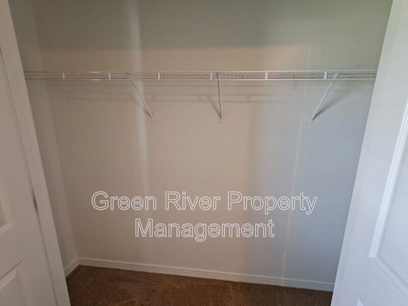 Spacious & Stylish 4 bedroom, 2 bath, Living on a Quiet Cul-de-Sac in Westland Oaks! property image