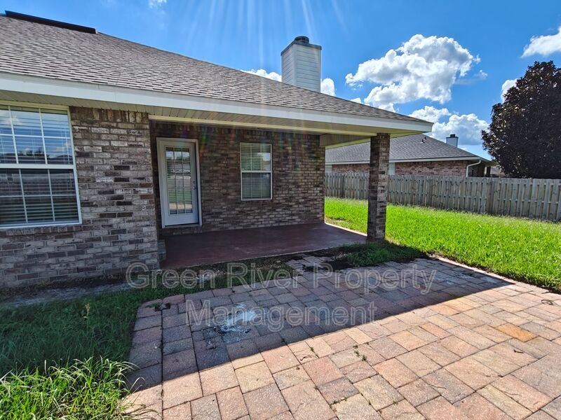 Spacious & Stylish 4 bedroom, 2 bath, Living on a Quiet Cul-de-Sac in Westland Oaks! property image