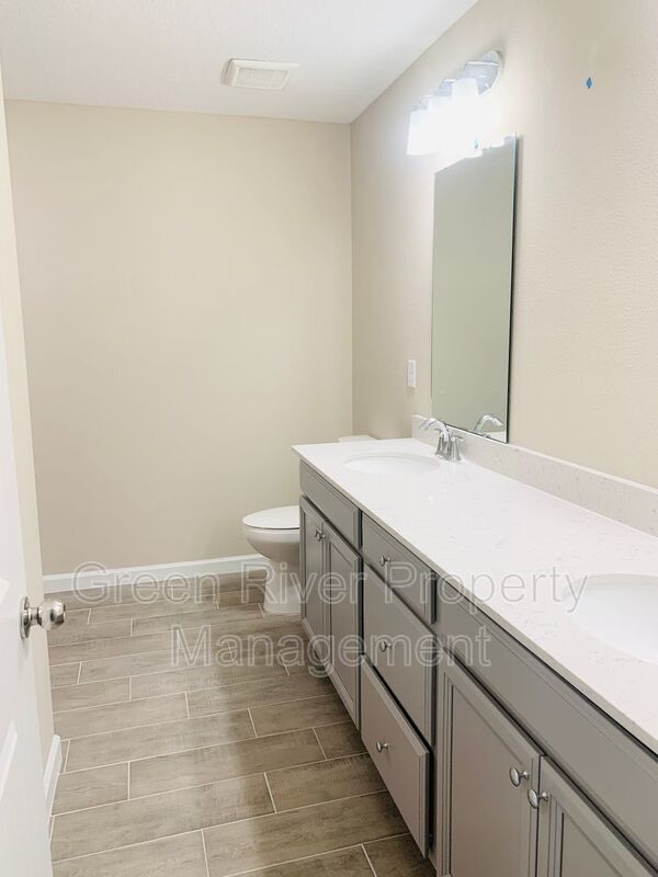 3 Bedroom 2.5 Bath Townhome in Beachwalk! property image