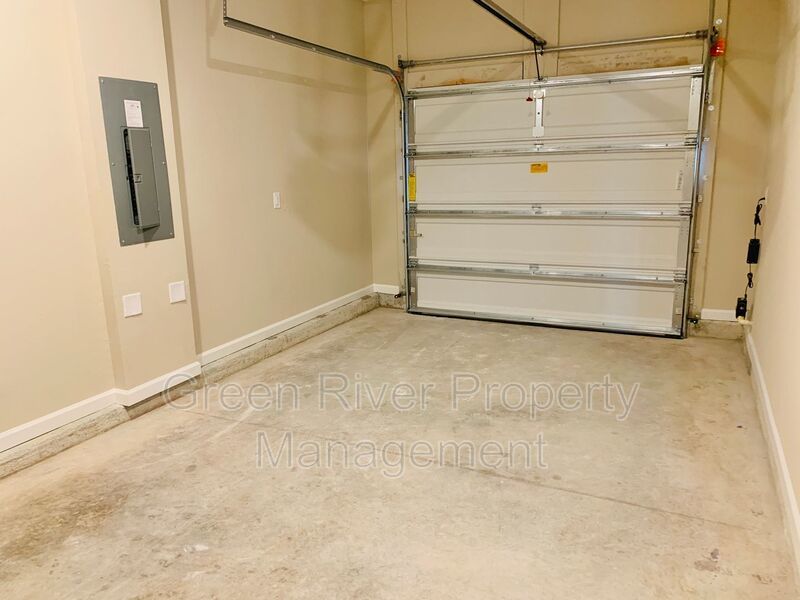 3 Bedroom 2.5 Bath Townhome in Beachwalk! property image