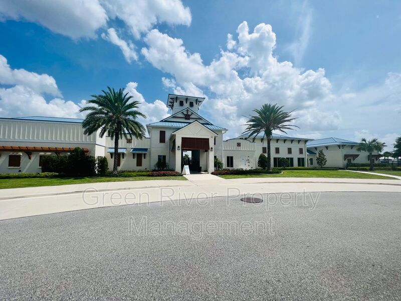3 Bedroom 2.5 Bath Townhome in Beachwalk! property image