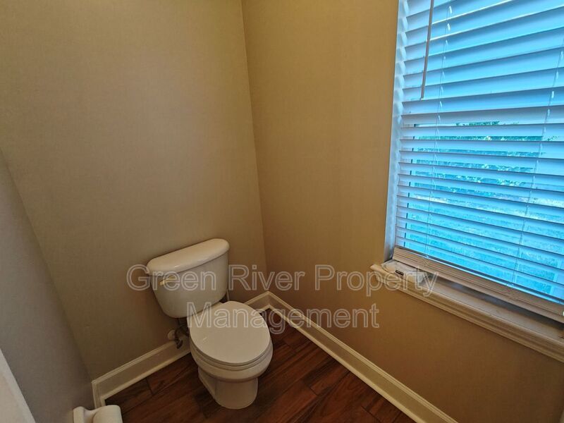 Spacious 5-Bedroom Home with Pond View & Resort-Style Amenities property image