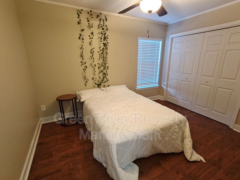 Spacious 5-Bedroom Home with Pond View & Resort-Style Amenities property image