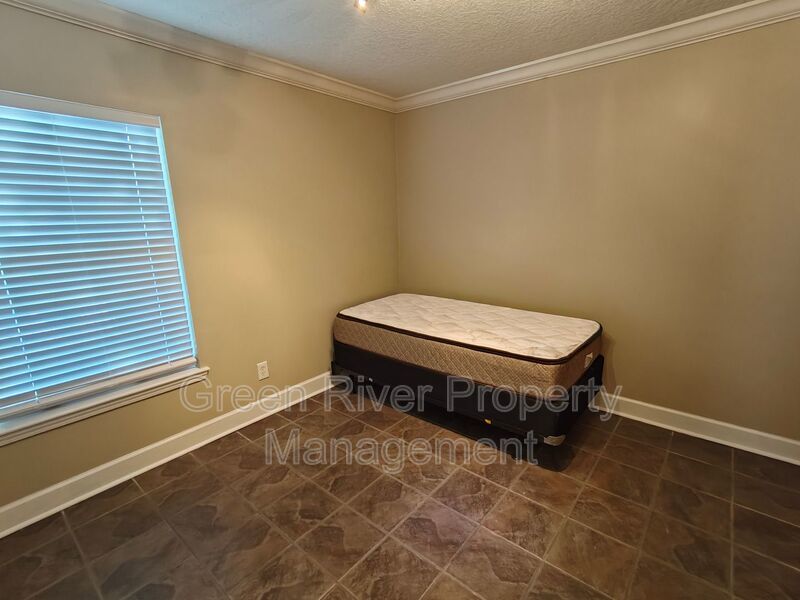 Spacious 5-Bedroom Home with Pond View & Resort-Style Amenities property image