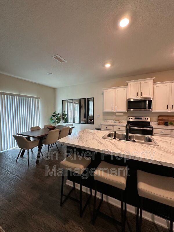 Warm Modern Living Steps from Spring Park—A Five-Bed Beauty with Space for Everyone!! property image